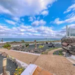 Дом отдыха Casa Buenavista - Pool - Ocean Views - 2 Min By Lanzarote *